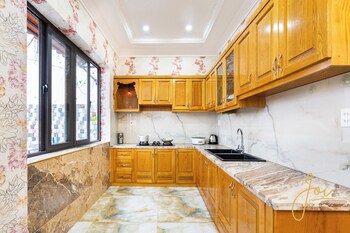 kp house by joi hospitality