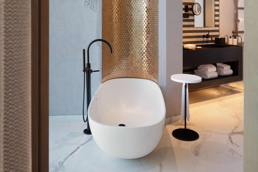 paragraph freedom square a luxury collection hotel tbilisi