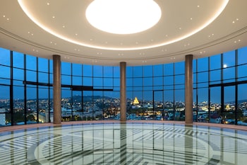 paragraph freedom square a luxury collection hotel tbilisi