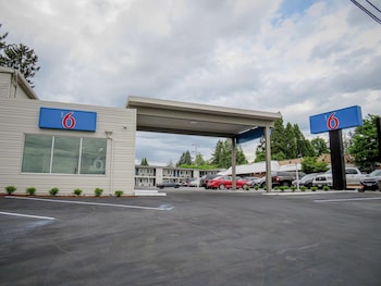 motel 6 tigard or portland southwest