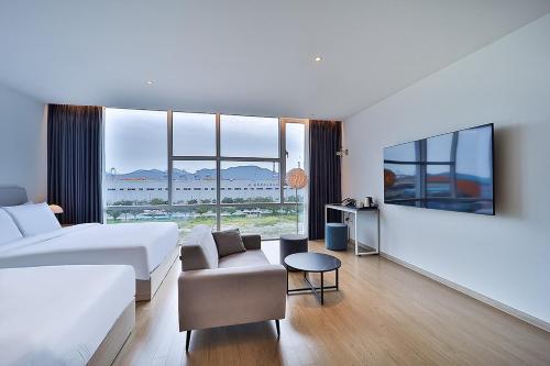 browndot busan newport signature