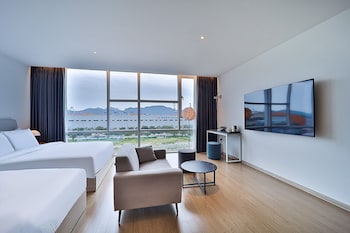 browndot busan newport signature