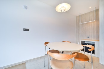 browndot busan newport signature