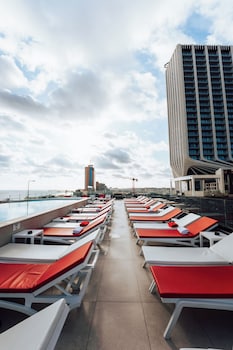 so city hotel