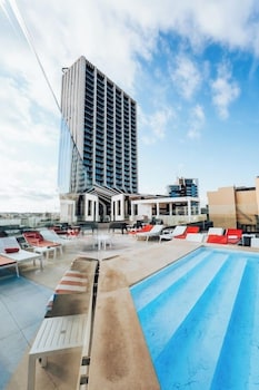 so city hotel