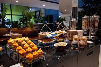 so city hotel