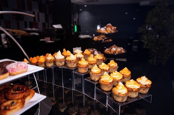 so city hotel