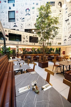 so city hotel