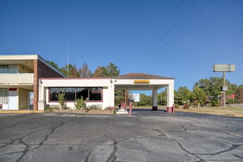 travelers inn by oyo templeton va