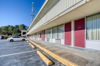 travelers inn by oyo templeton va