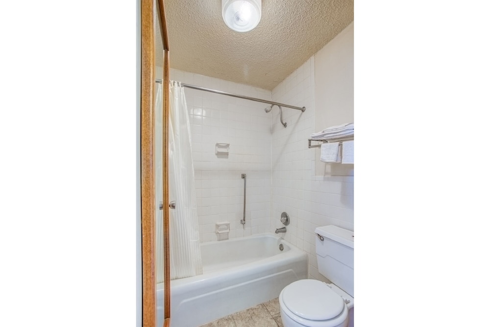 travelers inn by oyo templeton va