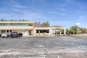 travelers inn by oyo templeton va