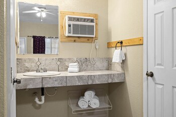 canyon lake cabins and event center