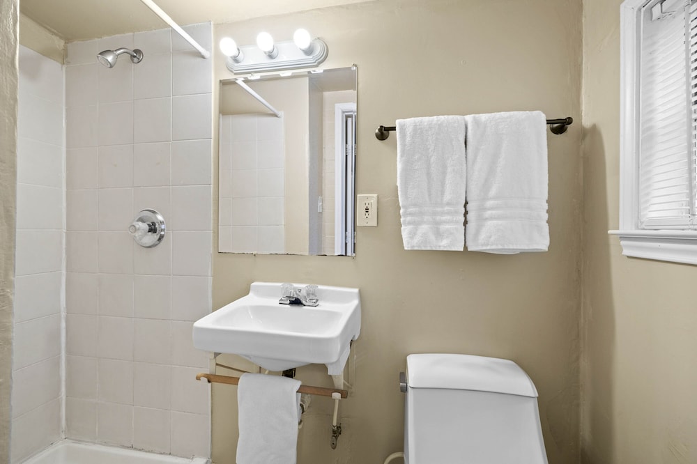 canyon lake cabins and event center