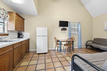 canyon lake cabins and event center