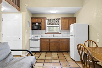 canyon lake cabins and event center