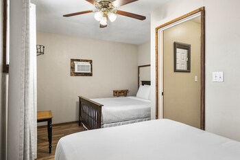 canyon lake cabins and event center