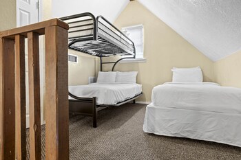 canyon lake cabins and event center