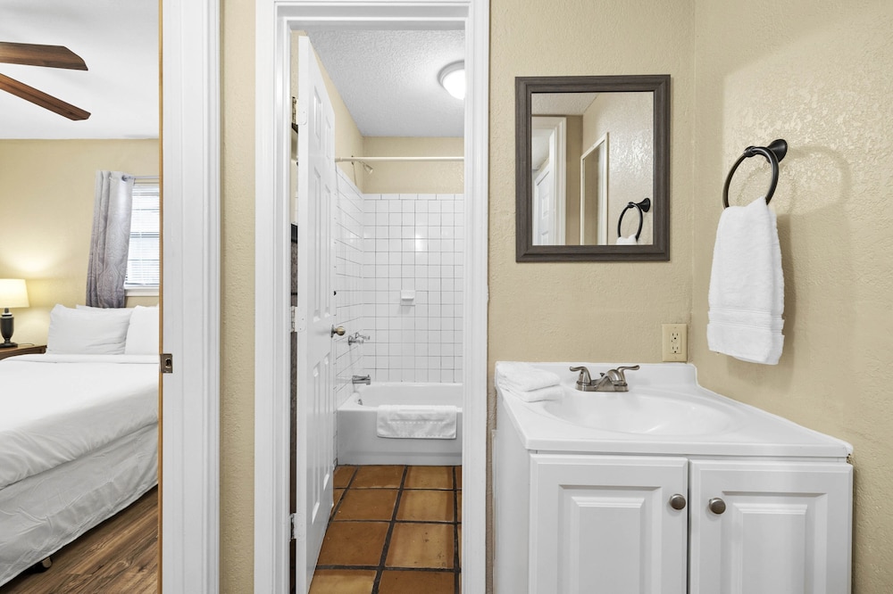 canyon lake cabins and event center