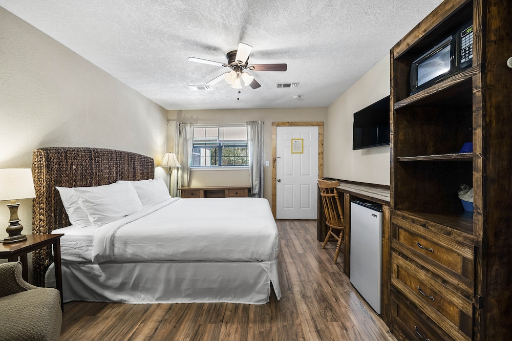 canyon lake cabins and event center