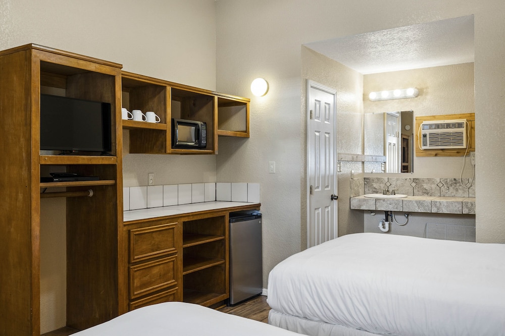 canyon lake cabins and event center