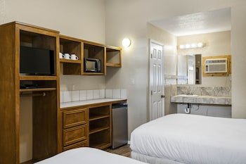 Canyon Lake Cabins & Event Center,New Braunfels>>Canyon Lake,2 star