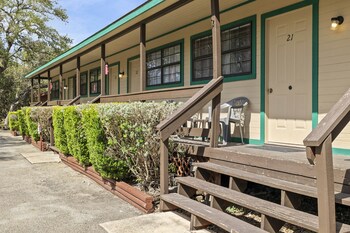 canyon lake cabins and event center