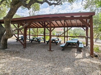 canyon lake cabins and event center