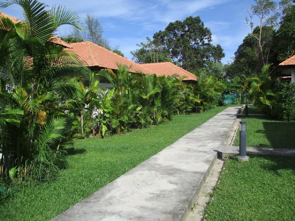 saracen bay resort