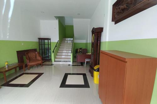 oyo 92928 lavina guesthouse