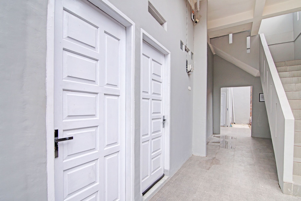 oyo 92928 lavina guesthouse