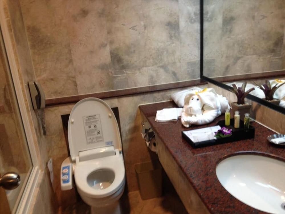 the four wings hotel bangkok