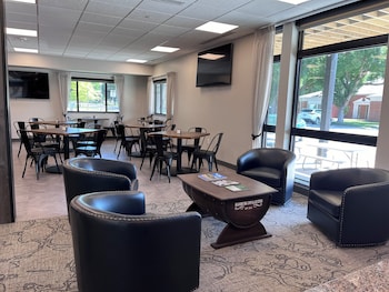 Hamburg Inn & Suites,United States Of America>>Hamburg,2 star
