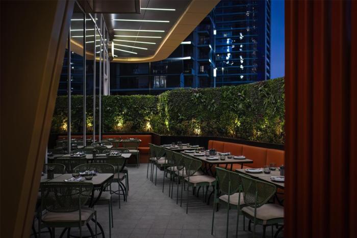embassy suites by hilton dubai business bay
