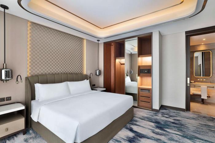 embassy suites by hilton dubai business bay