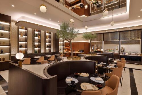 embassy suites by hilton dubai business bay