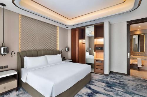 embassy suites by hilton dubai business bay