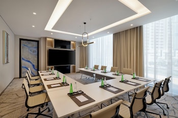 hilton garden inn dubai business bay