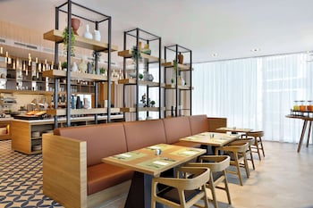 hilton garden inn dubai business bay