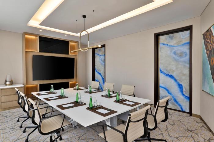 hilton garden inn dubai business bay