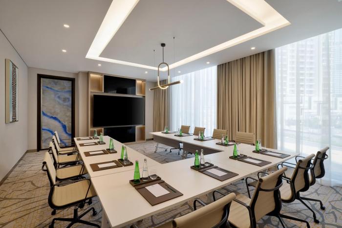 hilton garden inn dubai business bay