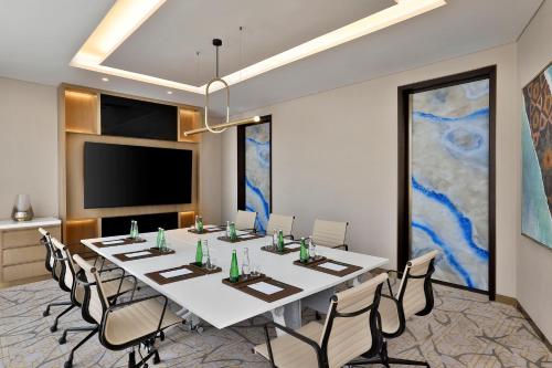 hilton garden inn dubai business bay
