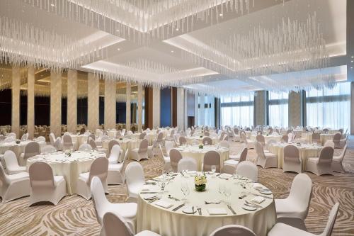hilton garden inn dubai business bay