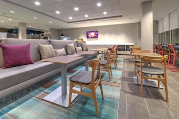 Home2 Suites By Hilton Tulsa Airport,Turley>>Tulsa,3 star