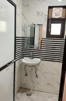 roomshala 123 happy homes saket