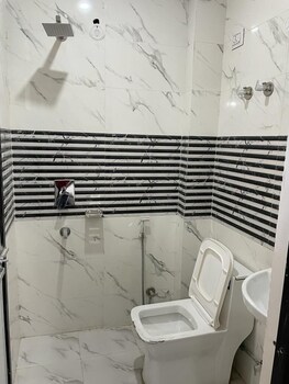 roomshala 123 happy homes saket