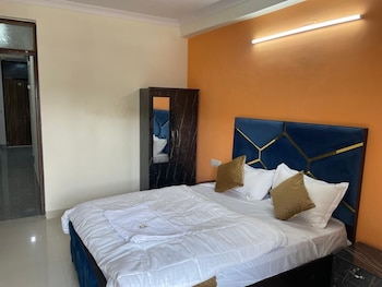 roomshala 123 happy homes saket