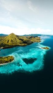 menjaga bay