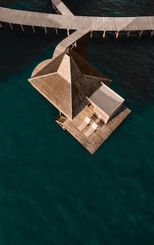 menjaga bay