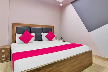 roomshala 121 hotel classic